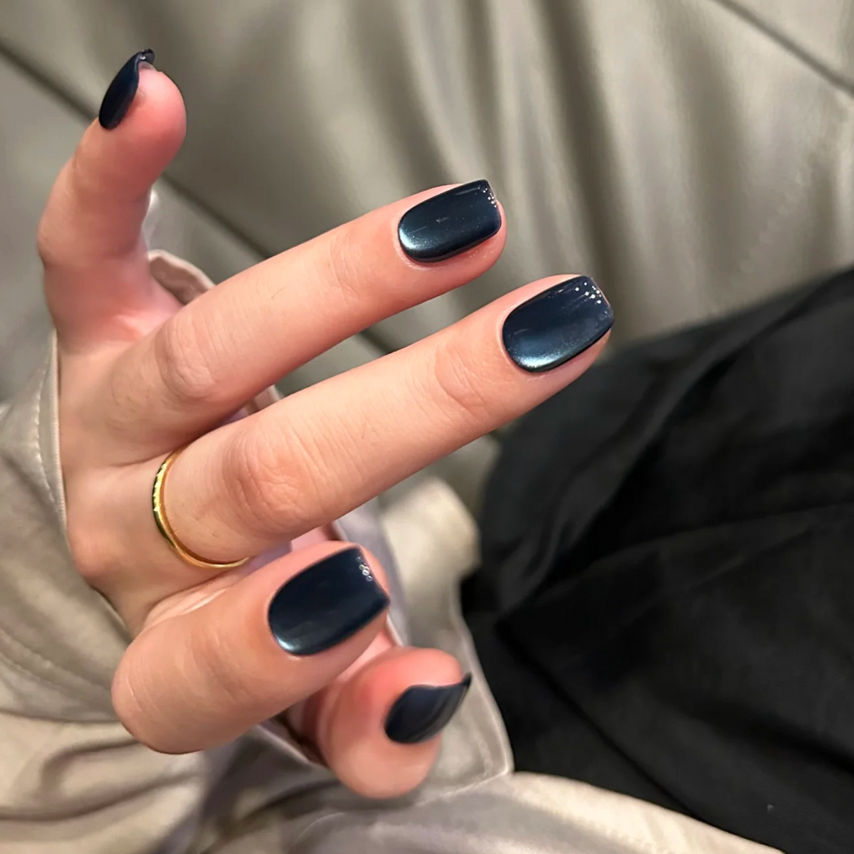 Midnight Sapphire Velvet - Handcrafted Dark Blue Cat-Eye Press-On Nails