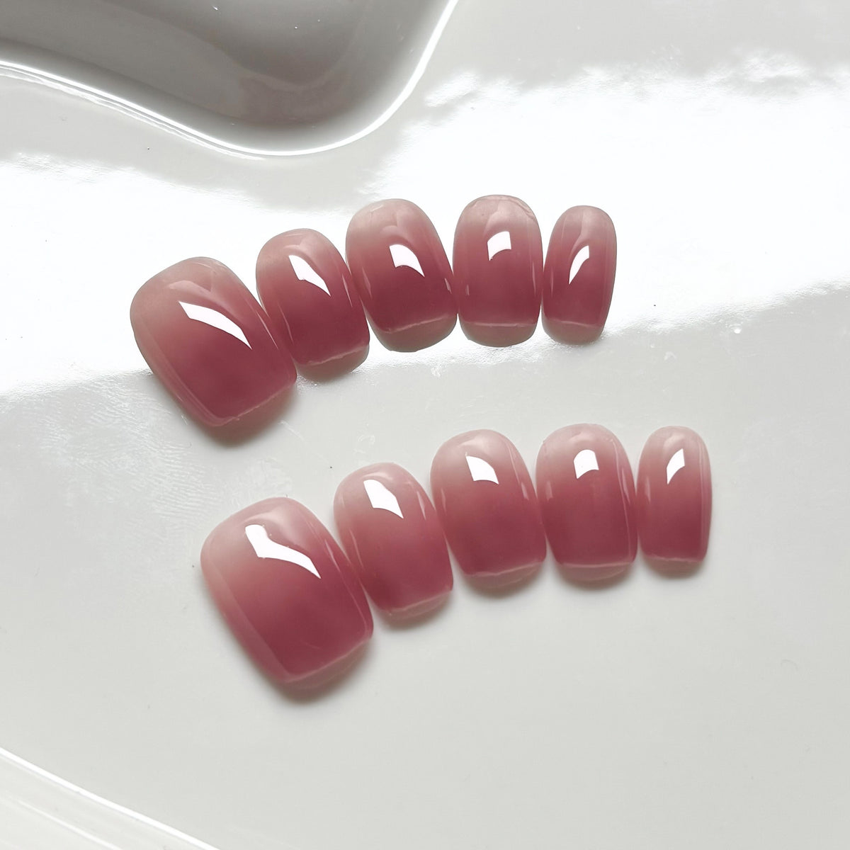 Berry Velvet - Handcrafted Berry Rose Cat-Eye Ombré Press-On Nails